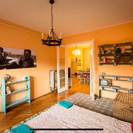 Best Location Cosy Art Flat