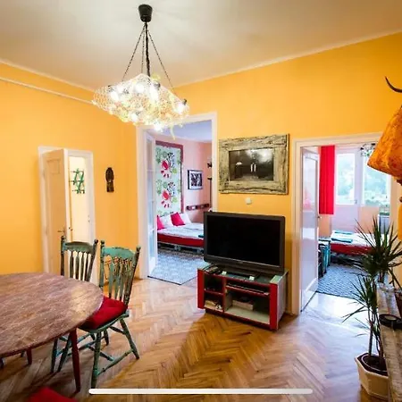 Apartment Best Location Cosy Art Flat